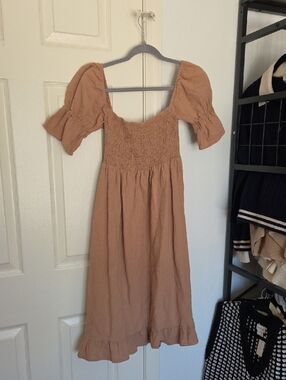 girl and the sun Women's Browm Smocked Midi Dress with Puff Sleeves Small
